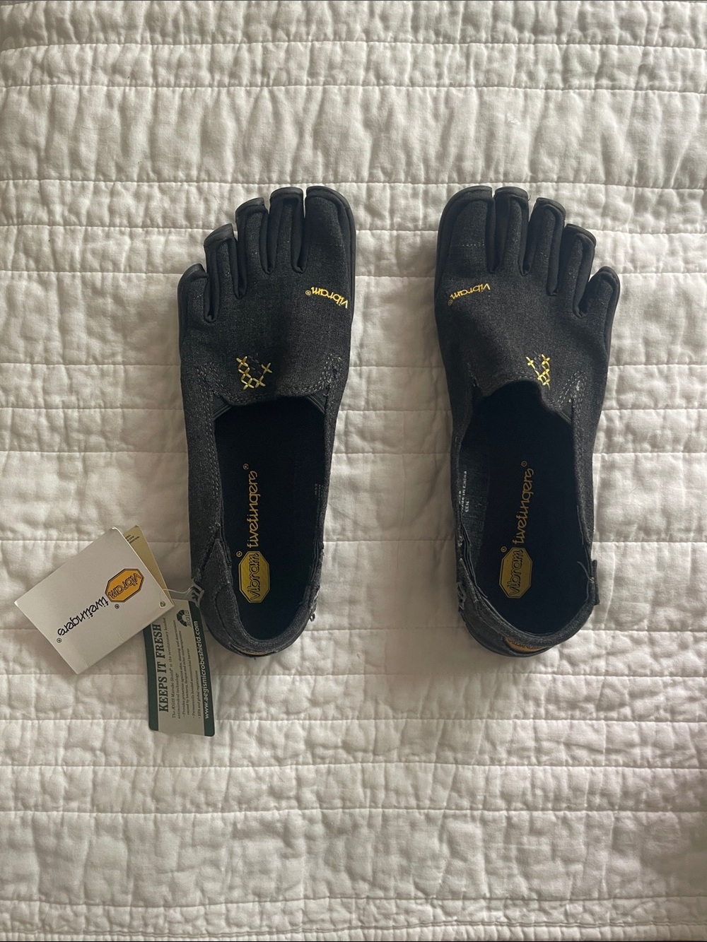 Vibram Hemp Fivefingers Shoes NWT Size 38 fits like a 36-37